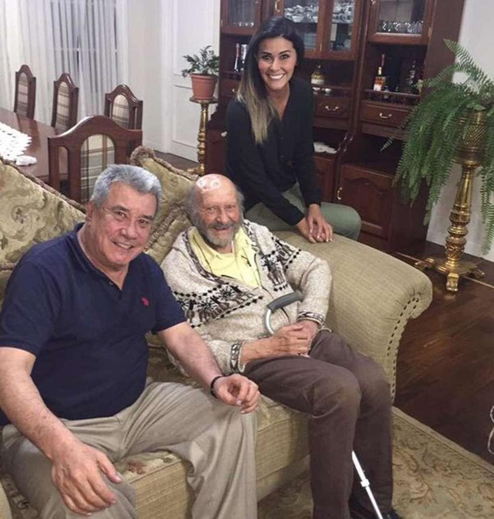 El padre Xavier Albó visita al exprefecto Fernández