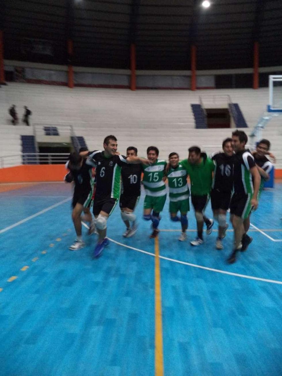 Lupita vence Ideb y se corona campeón de voleibol