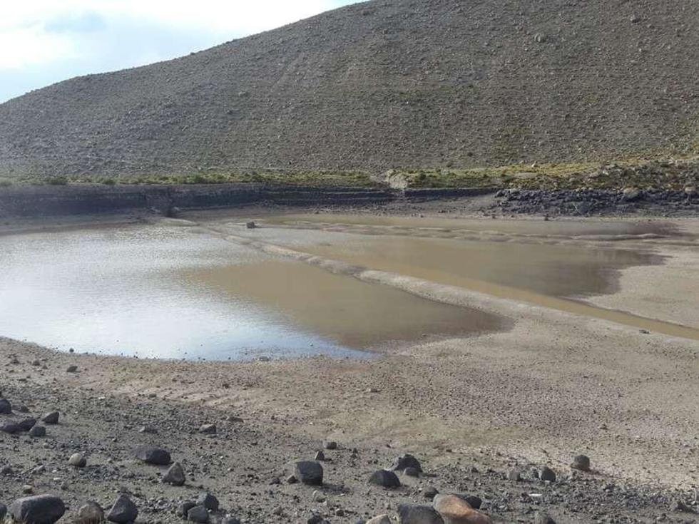 Potosinos sufren debido a la pérdida de agua para consumo