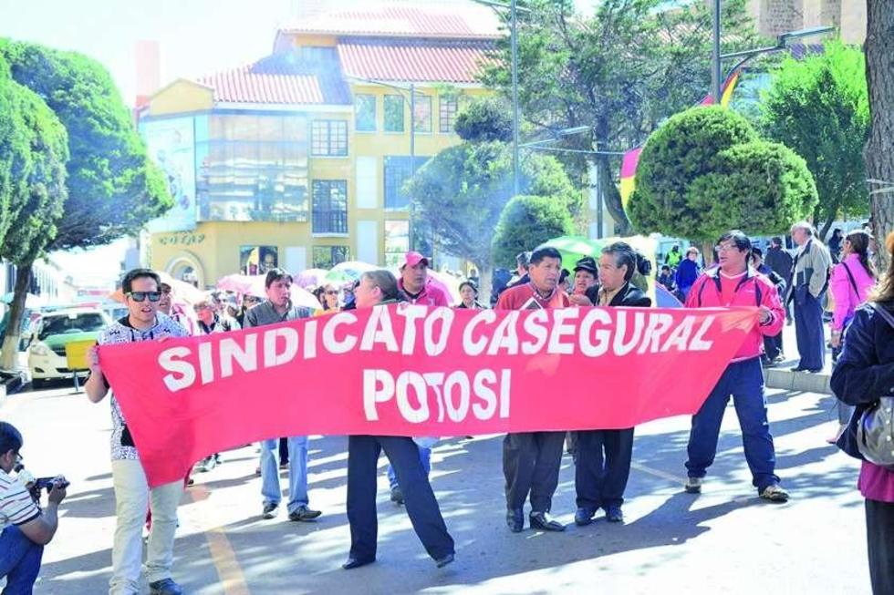 Caja de Salud rechaza el seguro universal