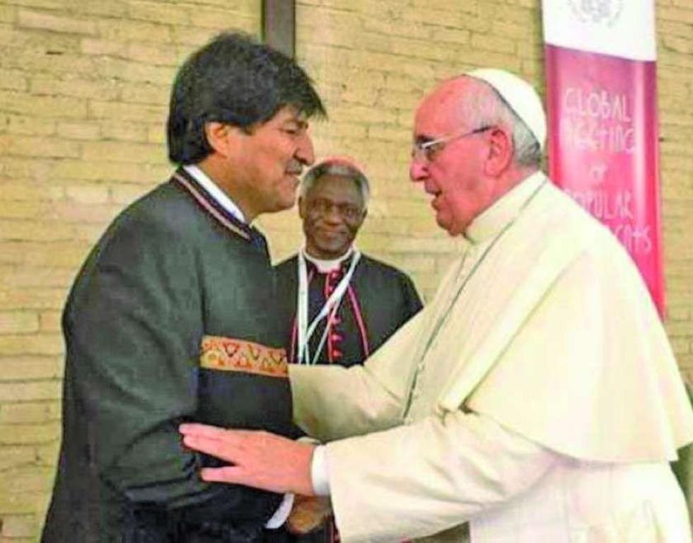 Evo entregará hoy una carta al Papa
