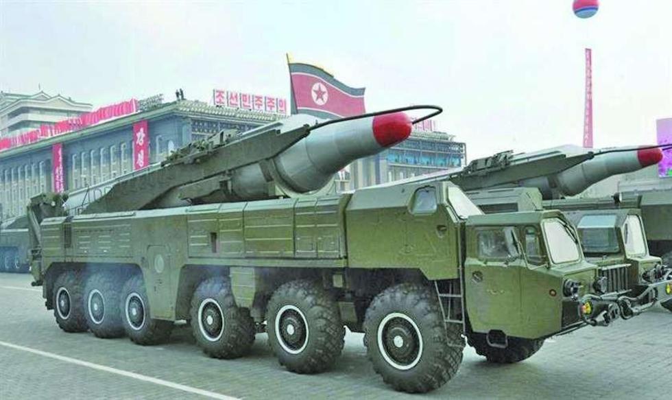 Corea del Norte amenaza con lanzar un potente misil balístico 
