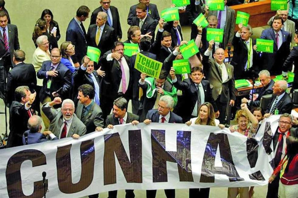 Miles marchan en Brasil a favor y en contra de Dilma Rousseff