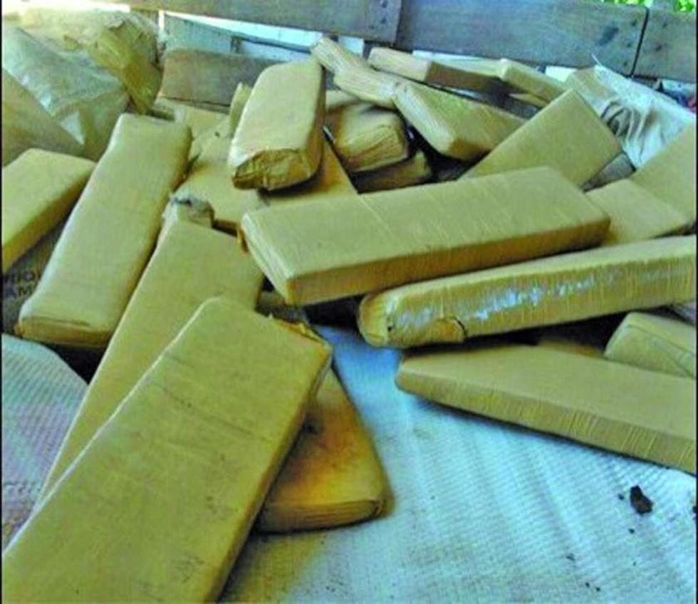 Personas halladas con más de 2 t de droga van a prisión
