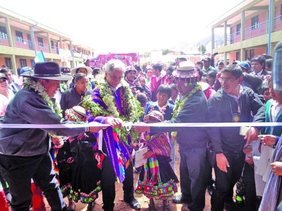 Entregan obras de colegio en el municipio de Ravelo