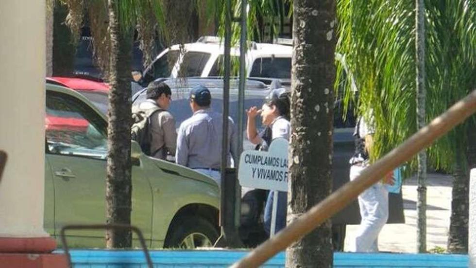 Allanan casas de dos exdirigentes 