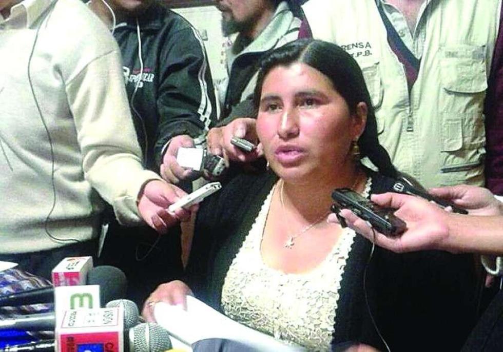 Senadora del MAS afirma que evaluarán al ministro Quintana 