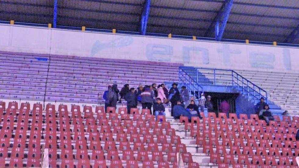 Vivanderas y dirigentes ofrecen koa para que el equipo salga del mal momento 