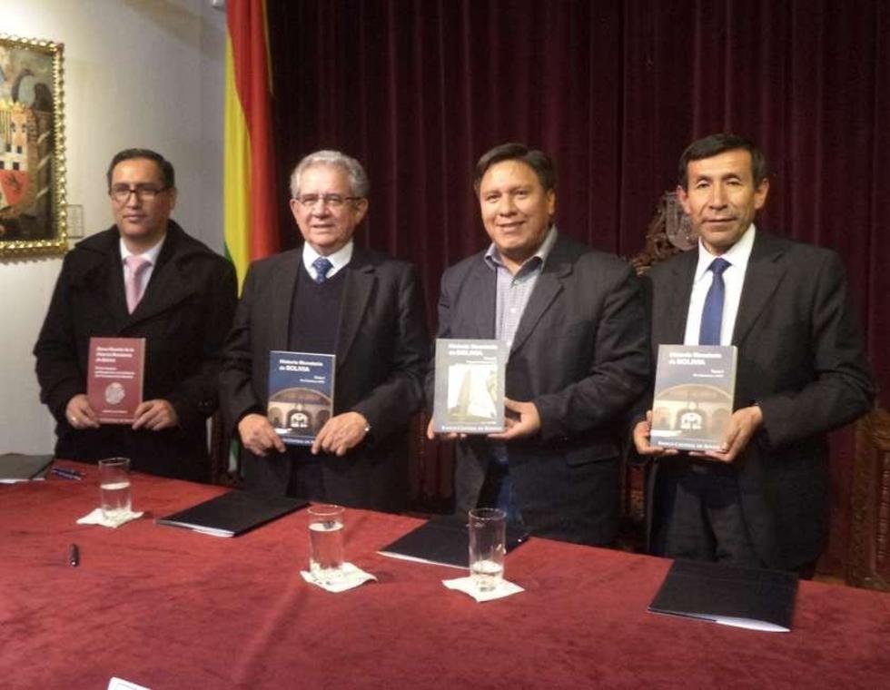 Presentan libro de  historia monetaria