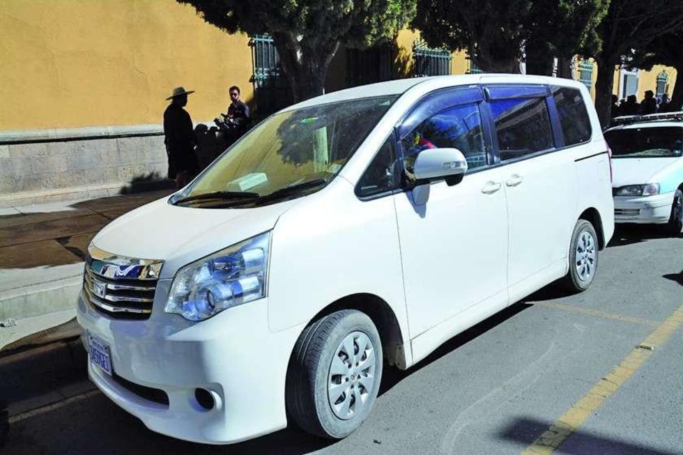Policía recupera un vehículo que fue robado en Potosí