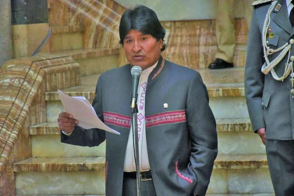 Morales nota contradicciones en Chile sobre la Base Militar