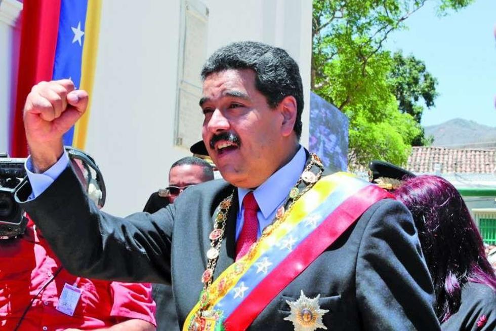 Revisión de firmas del revocatorio ha acabado
