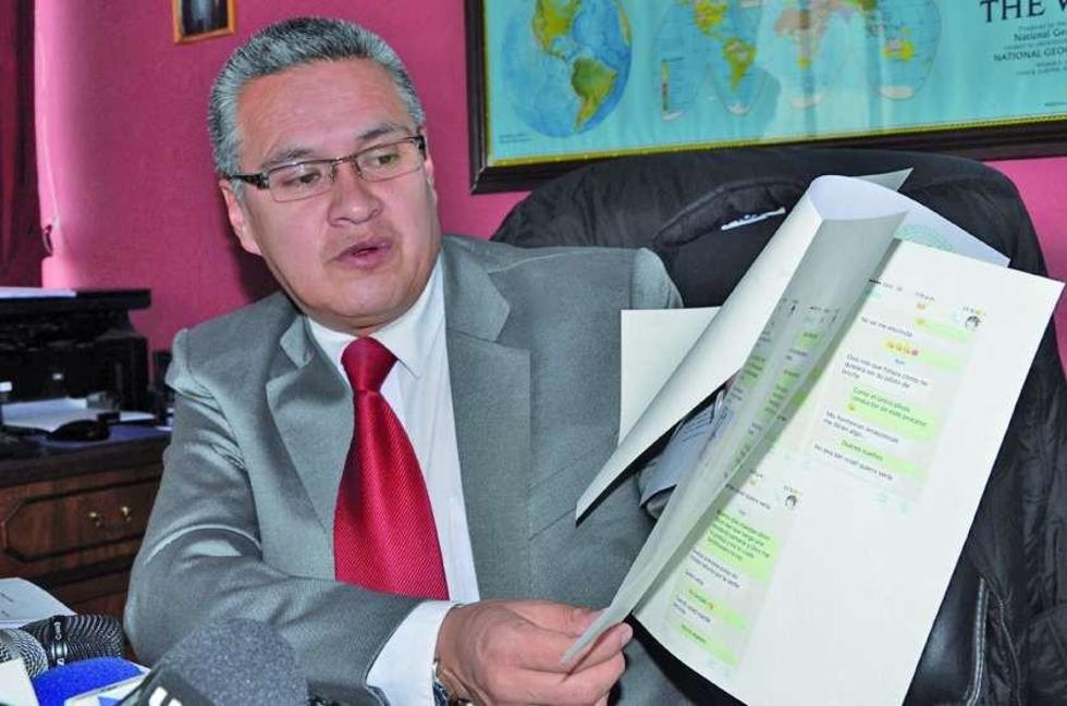 León se contradice sobre el hijo del presidente Morales
