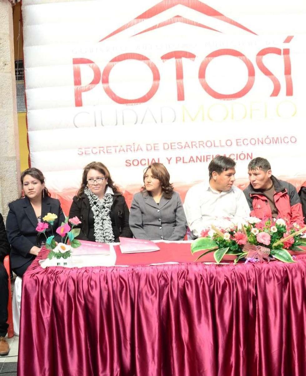Difunden la segunda feria de la Mujer Emprendedora