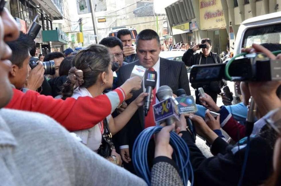 Postergan una vez más audiencia cautelar del jurista Eduardo León