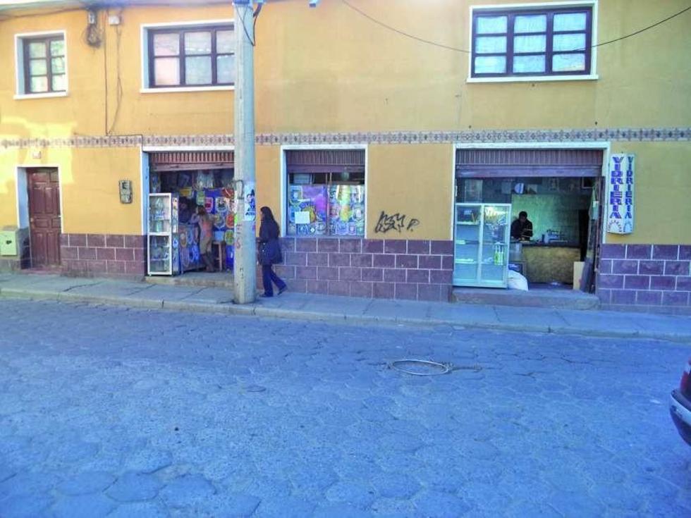 Vecinos piden señalización para evitar caos vehicular