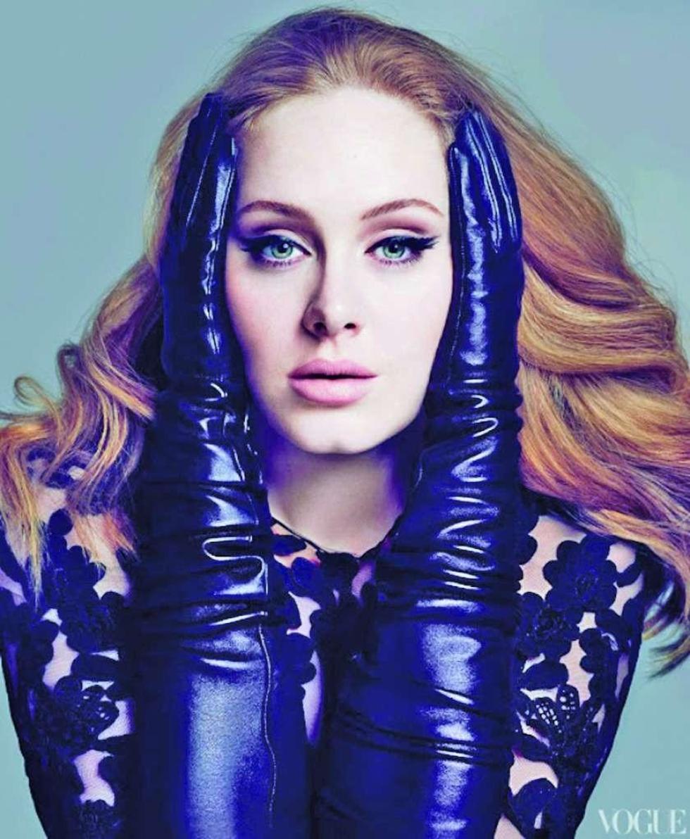 La británica Adele negocia un contrato millonario