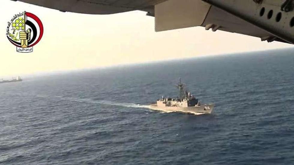 Hay hipótesis de explosión en cabina del avión egipcio  