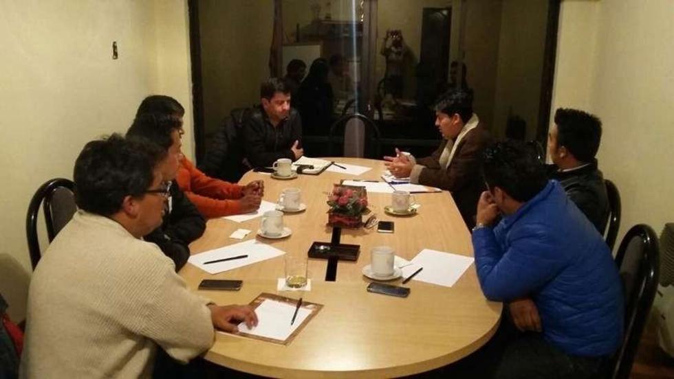 Los profesionales se unen para apoyar la demanda por el Silala