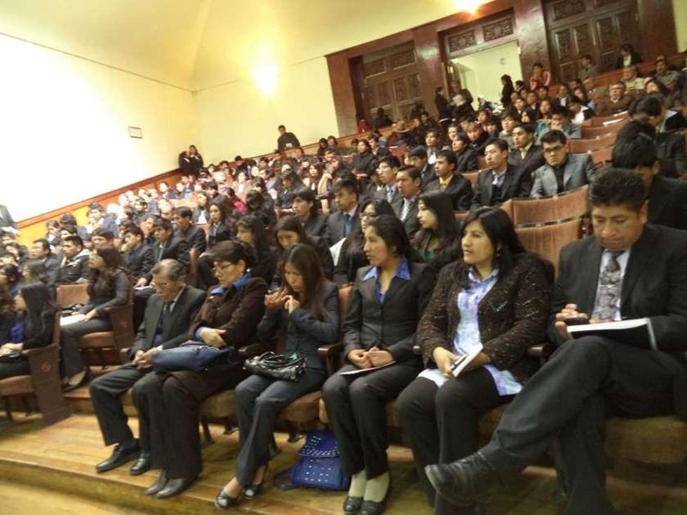 Mujeres logran las calificaciones más altas en la universidad local 