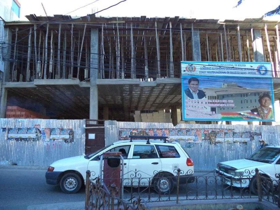 No descartan iniciar una demanda a la empresa constructora del ex Sedes