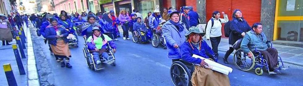 Liberan a  detenidos en marcha