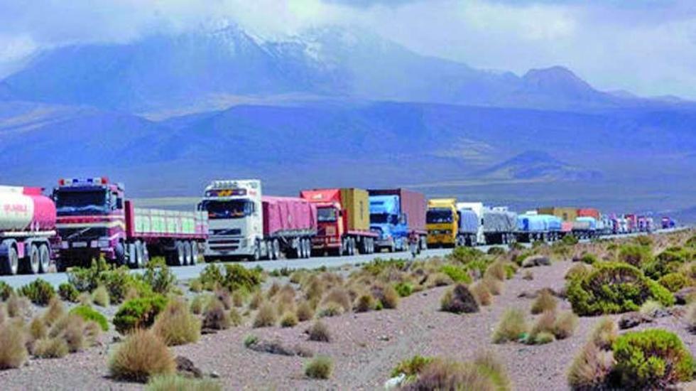 Transporte pesado confirma el bloqueo de los caminos 