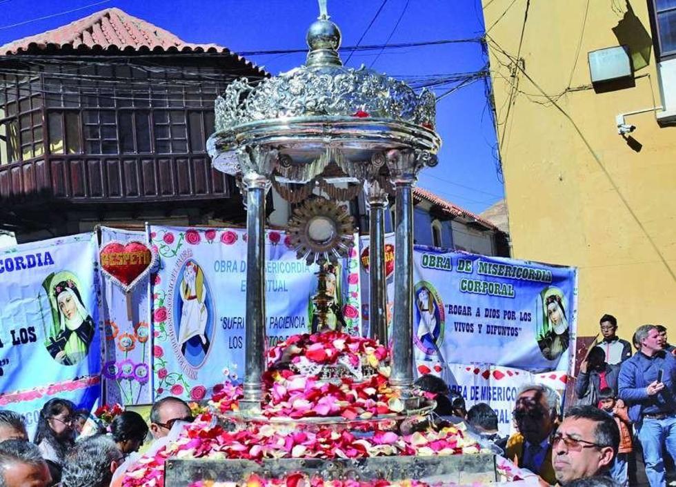 Corpus Christi  y las misas de  una de la tarde