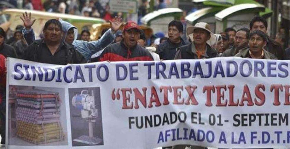 Trabajadores de Enatex piden ayuda al Gobierno de Evo Morales Ayma
