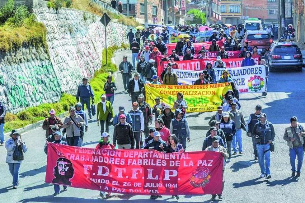 Fabriles cumplen desde hoy un paro de 48 horas en rechazo a despidos