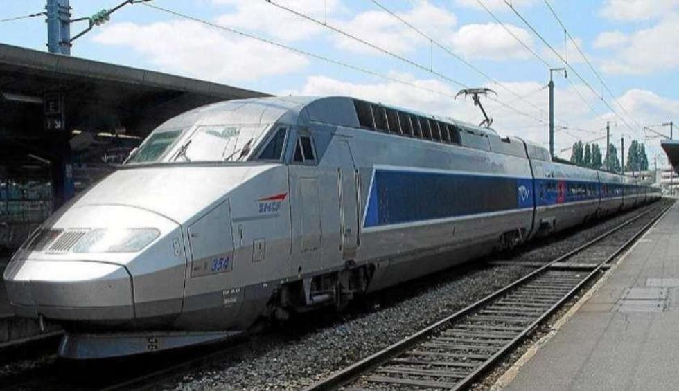 La huelga ferroviaria eleva la tensión en Francia contra la reforma laboral