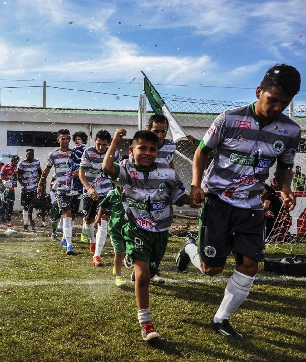 Petrolero recibe a Universitario 