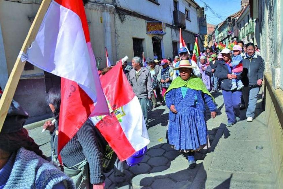 Trabajadores preparan marcha por despidos