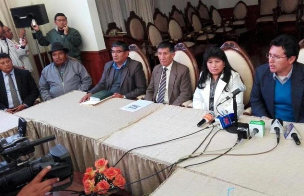 En Sucre piden respetar sede de la Cumbre y comisión viaja para hablar con Presidente
