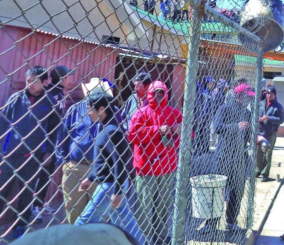 Reclusos de Cantumarca se declaran  en huelga