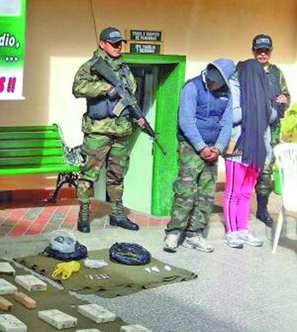 Dos personas son detenidas por trasladar cocaína