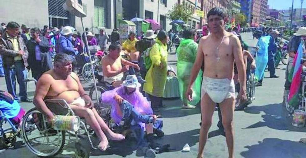 Discapacitados toman acciones más radicales