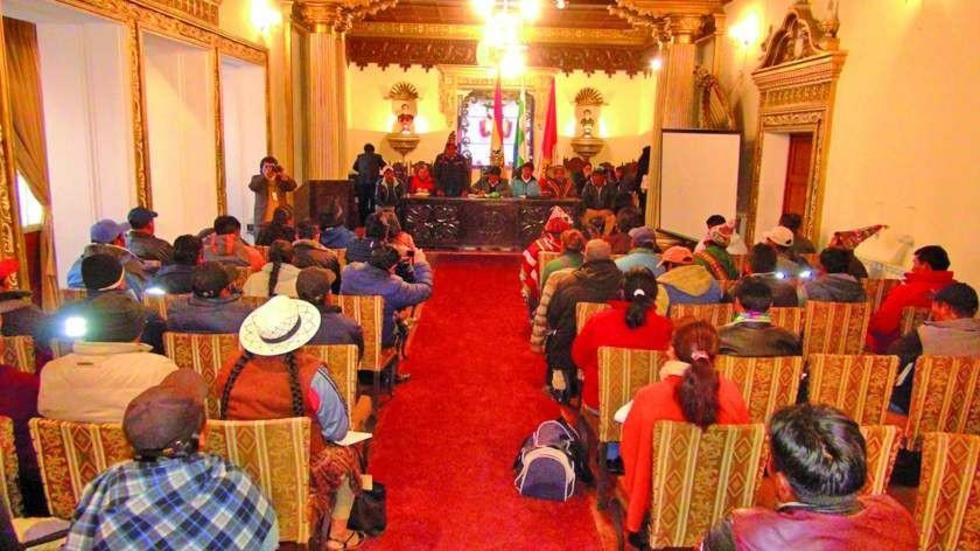 Comisión analizará conflicto entre Pocoata y Colquechaca