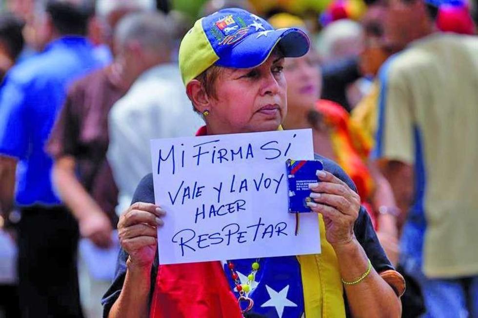Oposición exige en las calles autorizar la vía para revocar a Maduro