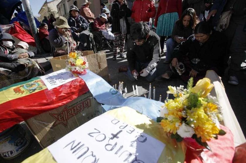 Personas discapacitadas lloran la muerte de sus compañeros