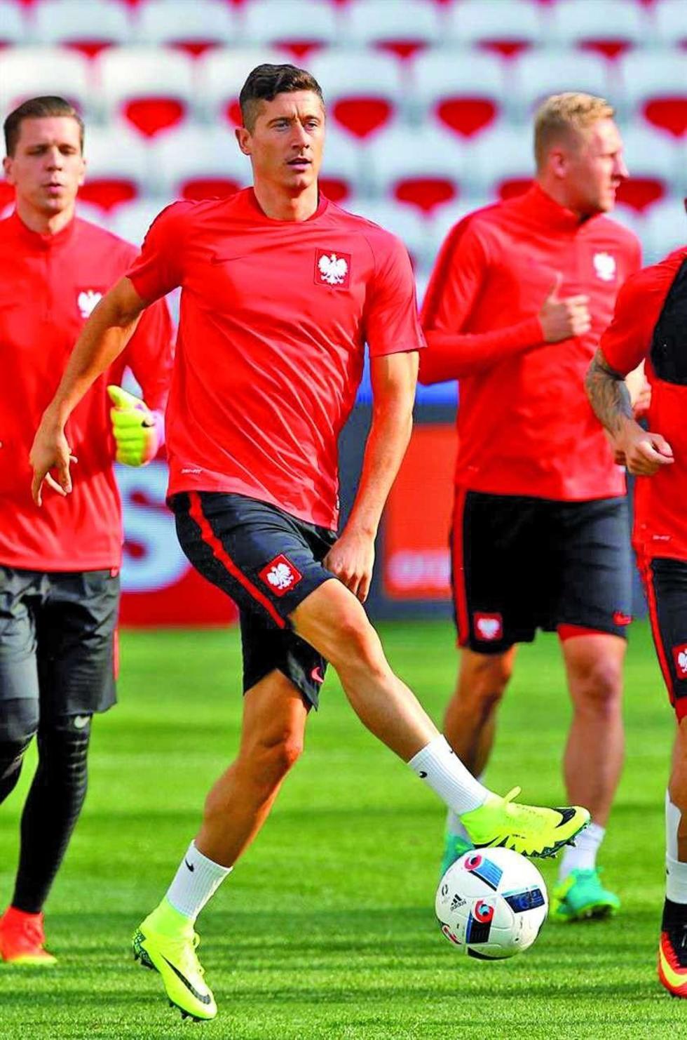 Polonia apuesta a Lewandowski para ganar