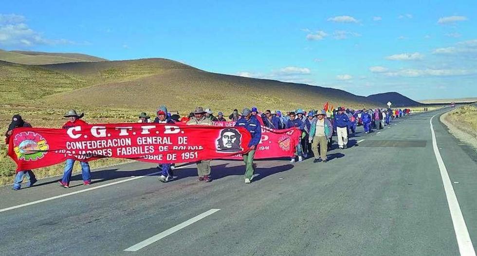 Enatex: marchan a La Paz contra el decreto 2765