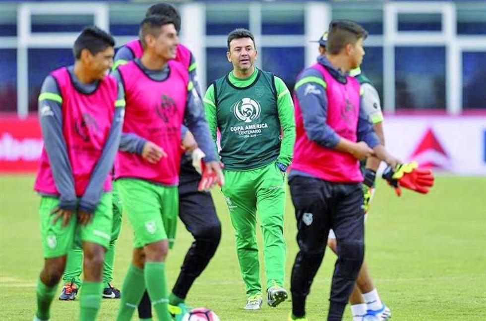 Bolivia quiere cobrarse la revancha esta noche 