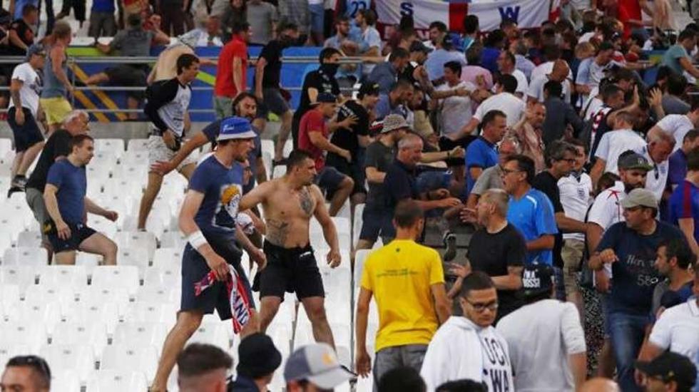 UEFA amenaza a Rusia con expulsarla 