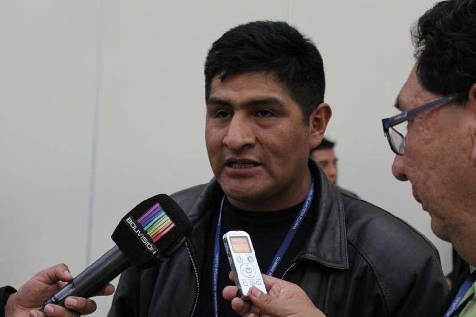Trabajadores analizan  su alejamiento del MAS