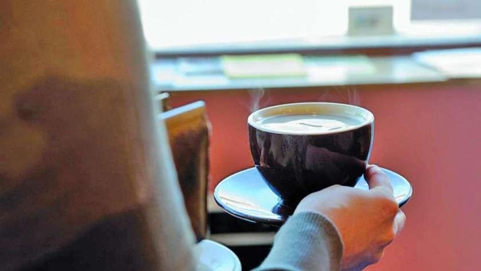 OMS alerta que ingerir bebidas muy calientes puede dar cáncer