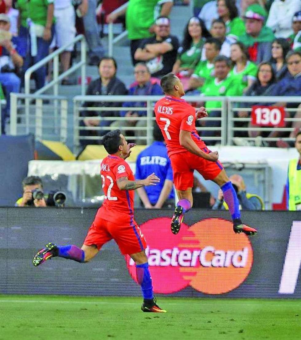 Chile golea 7-0 a México y pasa a semifinales