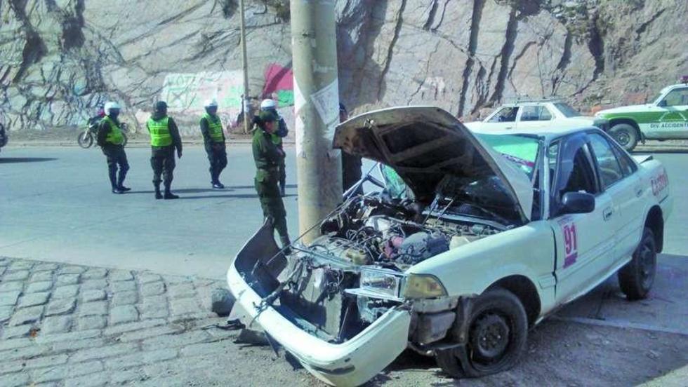 Un accidente de tránsito en la avenida Tinku deja tres personas heridas