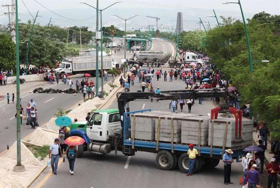 Abren investigación en México sobre la muerte de seis profesores