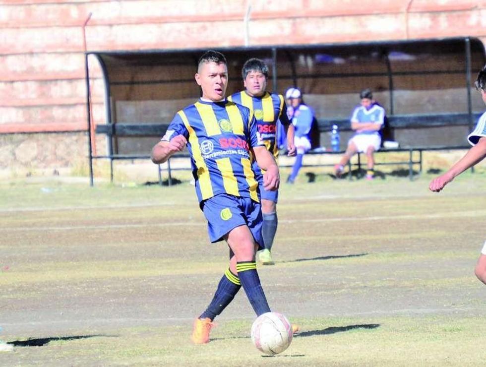 Rosario Central quiere alejarse de sus seguidores en el torneo local de fútbol